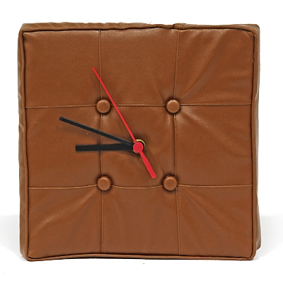 Часы-подушка настенные "Барселона" Цвет: коричневый часам прилагается батарейка типа АА инфо 11993f.